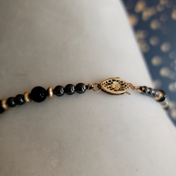 🖤 Vintage hematite polished stone bead necklace with gold accents - Picture 3 of 3